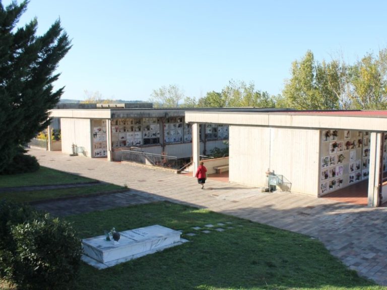 Cimiteri comunali - orari di apertura straordinaria