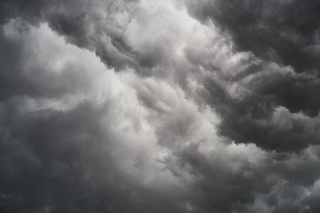 Allerta meteo per rischio idrogeologico-idraulico, temporali forti e vento per lunedì 28 agosto